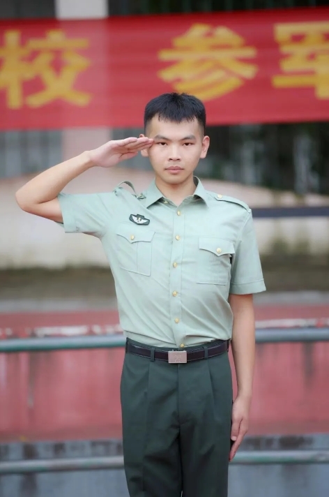 从“战士”到“硕士”!这就是炸金花
青年的担当