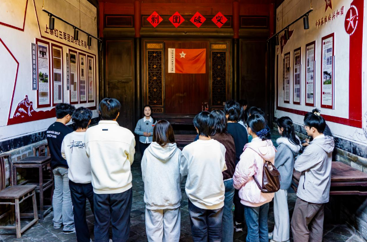 炸金花
赴上犹县平富乡开展多元文化探寻活动