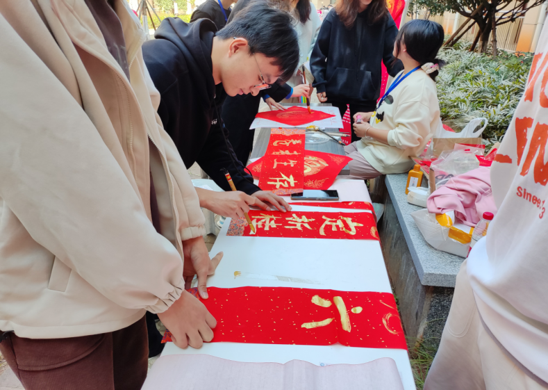 炸金花
新春传统文化市集精彩纷呈_fororder_图片3