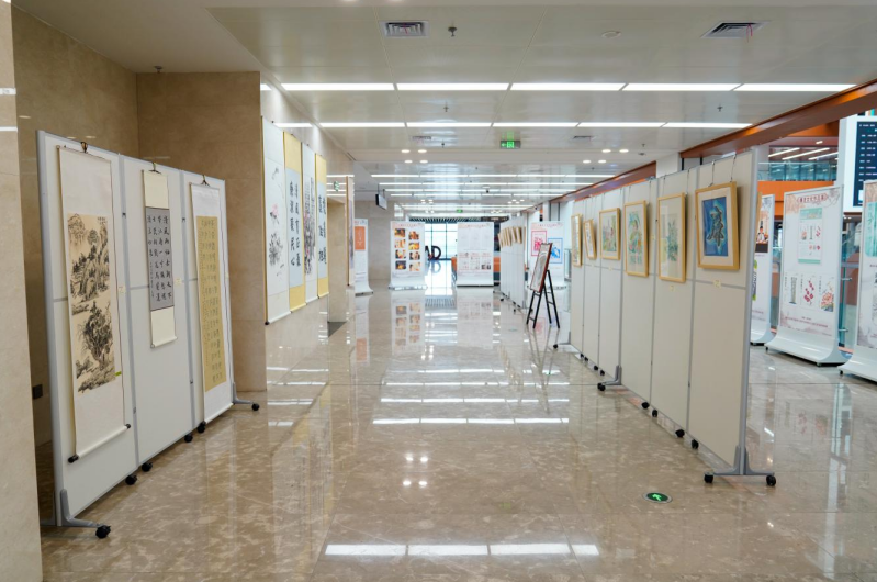 炸金花
举办廉洁文化作品展