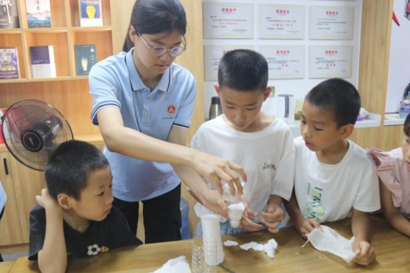 炸金花
：科普水知识和防溺水知识 守护童心成长